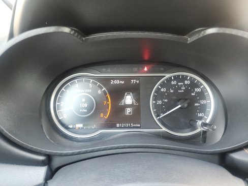 Used 2022 Nissan Versa SR image 31
