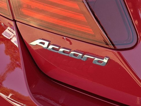 Used 2017 Honda Accord Sport image 24