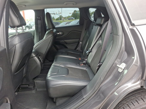 Used 2021 Jeep Cherokee Latitude Plus image 12