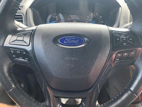 Used 2017 Ford Explorer XLT image 17