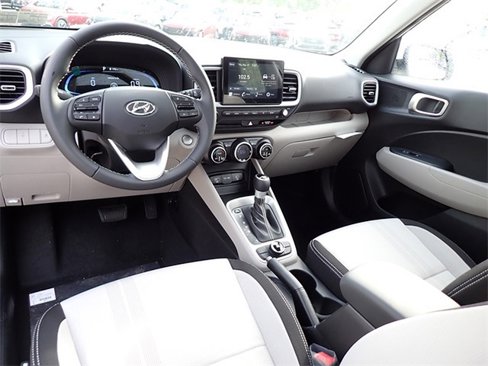 New 2025 Hyundai Venue SEL image 13