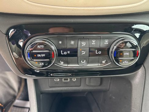 Used 2022 Buick Encore GX Select image 21