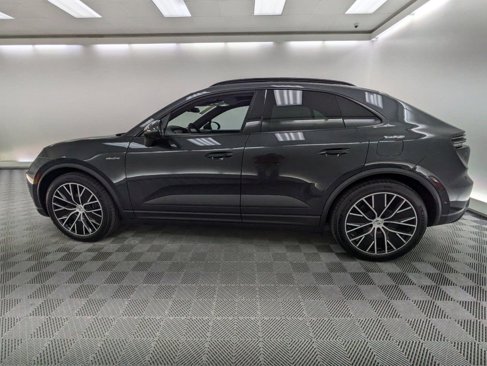 Used 2024 Porsche Macan 4 Electric image 2