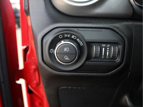 Used 2021 Jeep Gladiator Overland image 12