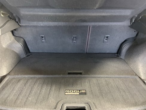 Used 2020 Nissan Rogue Sport SV image 19
