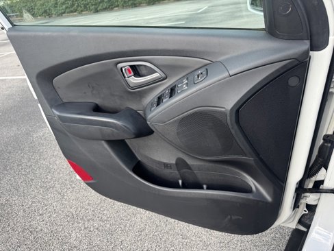 Used 2015 Hyundai Tucson Limited w/ Option Group 03 image 19