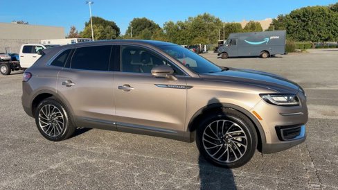 Used 2020 Lincoln Nautilus Reserve image 12
