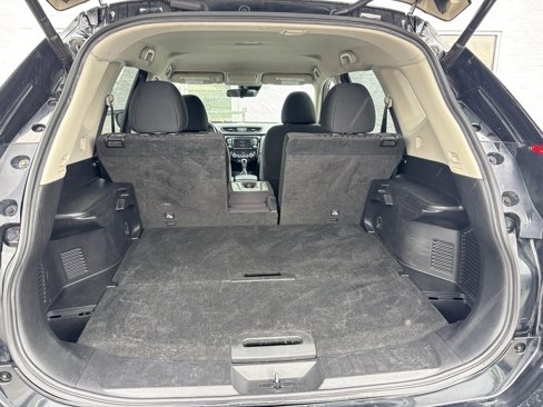 Used 2019 Nissan Rogue SV image 22