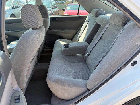 Used 2004 Toyota Camry LE image 11