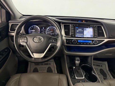 Used 2016 Toyota Highlander Limited image 29