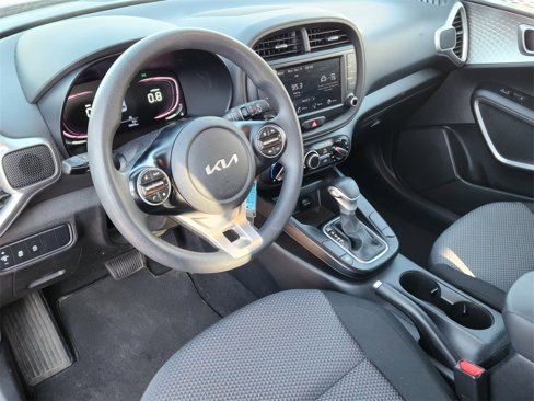 Used 2023 Kia Soul LX image 13