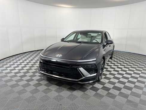 Certified 2024 Hyundai Sonata SEL w/ Convenience Package image 2