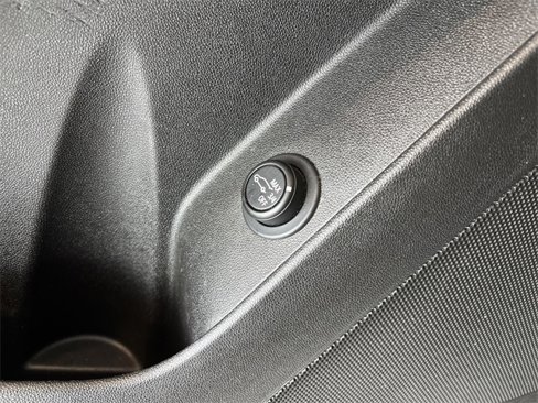 Used 2020 Chevrolet Equinox LT image 24