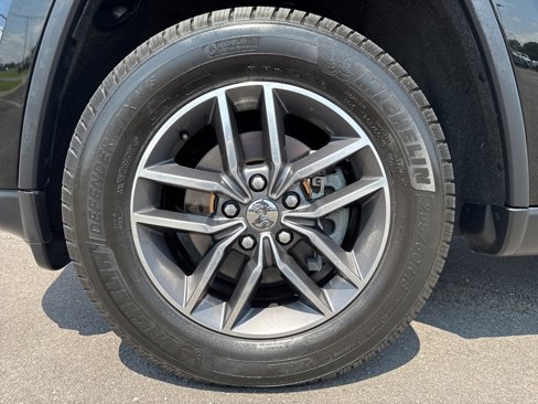 Used 2018 Jeep Grand Cherokee Limited image 15