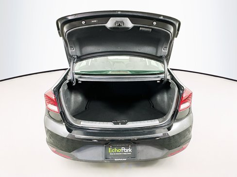 Used 2020 Hyundai Elantra SE w/ Cargo Package (C1) image 26