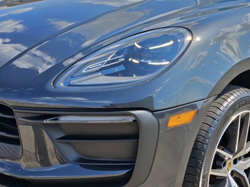 Certified 2025 Porsche Macan Turbo image 12