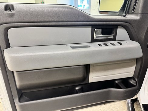 Used 2013 Ford F150 XLT w/ Mid Equipment Group image 10