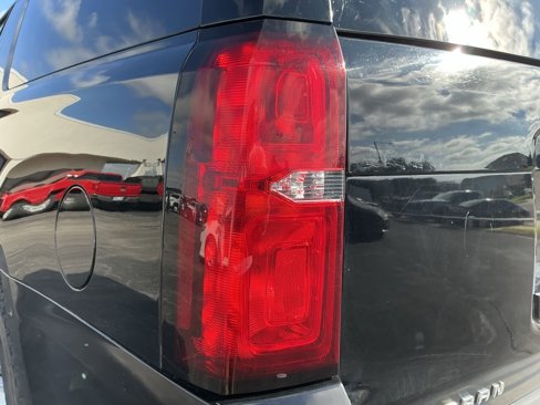 Used 2017 Chevrolet Suburban LT image 15