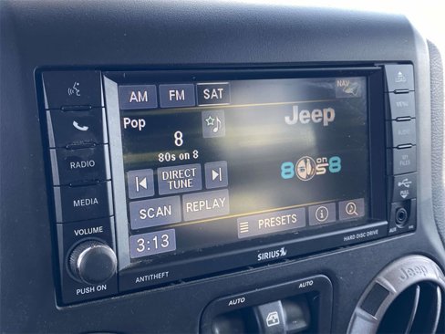 Used 2013 Jeep Wrangler Unlimited Sahara image 22