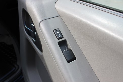 Used 2015 Nissan Frontier SV image 33