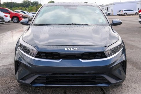 Used 2022 Kia Forte LXS image 2