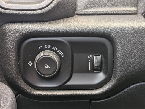 Certified 2021 RAM 3500 Tradesman w/ Chrome Appearance Group image 24