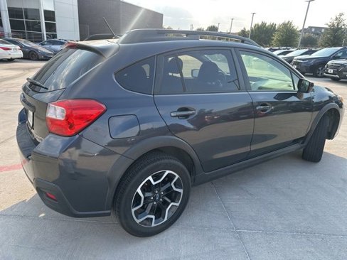 Used 2017 Subaru Crosstrek 2.0i Premium image 3