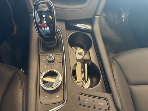 Used 2025 Cadillac XT6 Luxury image 35