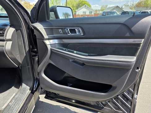 Used 2019 Ford Explorer XLT w/ Equipment Group 202A image 18