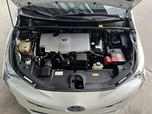 Used 2018 Toyota Prius Four image 40