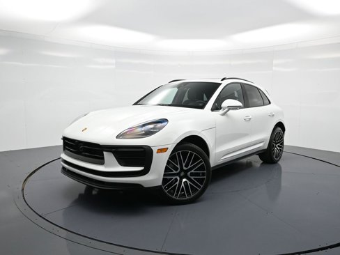 Certified 2025 Porsche Macan image 1