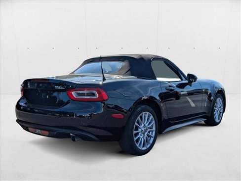 Used 2017 FIAT 124 Spider Classica image 5