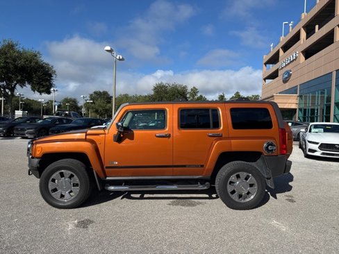 Used 2007 HUMMER H3 image 2