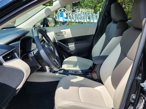 Used 2022 Toyota Corolla Cross XLE image 8