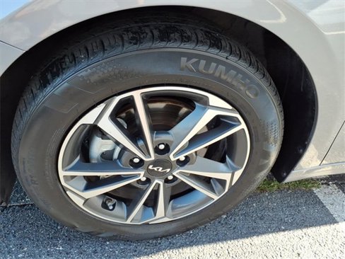 Used 2023 Kia Forte LXS image 8