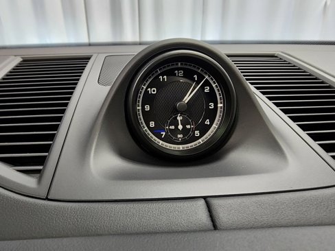 Used 2025 Porsche Macan image 19