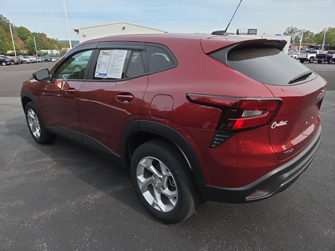 Used 2024 Chevrolet Trax LS w/ LS Convenience Package image 5
