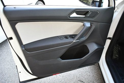 Used 2018 Volkswagen Tiguan S image 11