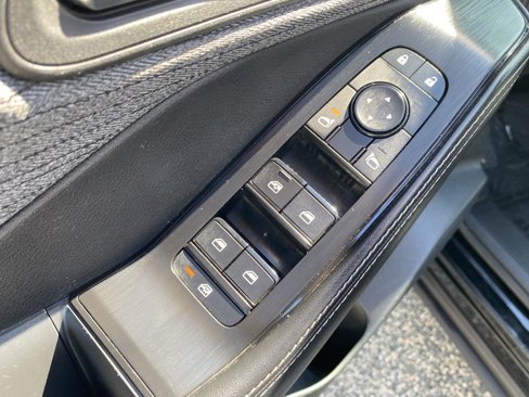 Used 2023 Nissan Rogue SV image 19