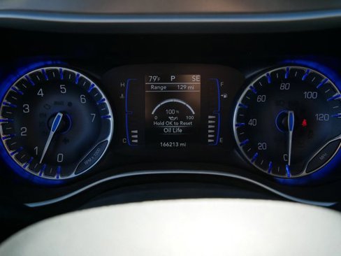 Used 2020 Chrysler Pacifica Touring-L image 28