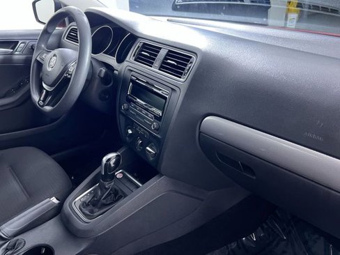 Used 2015 Volkswagen Jetta SE image 24