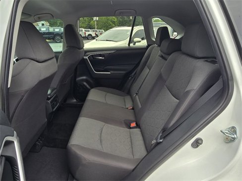 Used 2021 Toyota RAV4 XLE image 12