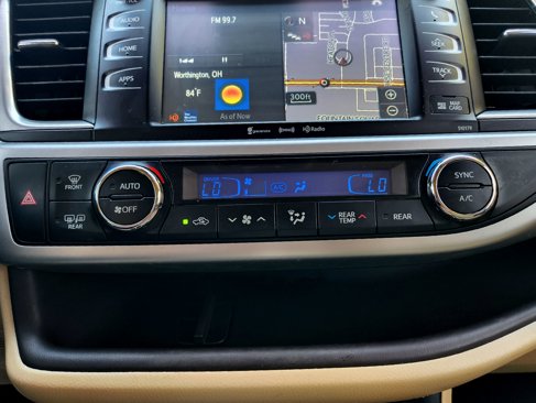 Used 2017 Toyota Highlander AWD V6 image 25