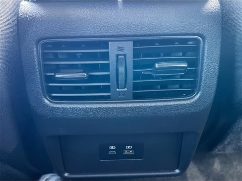 Used 2023 Nissan Rogue SV image 23