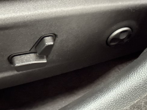Used 2017 Chrysler 300 S image 19