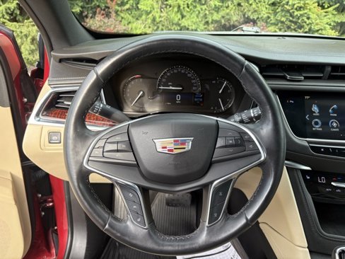 Used 2018 Cadillac XT5 Luxury w/ Driver Awareness Package image 25