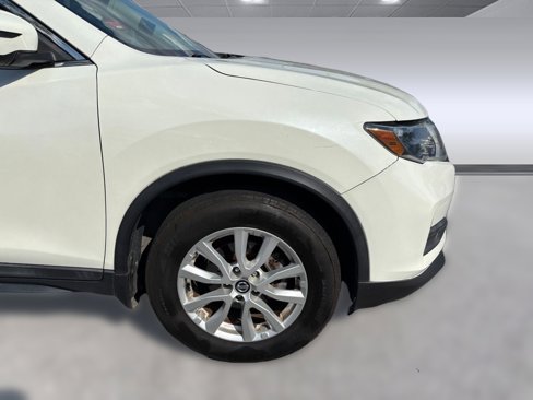 Used 2017 Nissan Rogue SV w/ SV Premium Package image 12