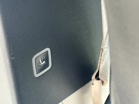 Used 2022 Chrysler Pacifica Touring-L image 21