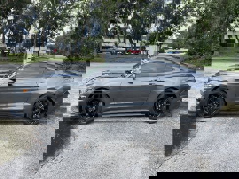 Used 2017 Ford Mustang Coupe image 3