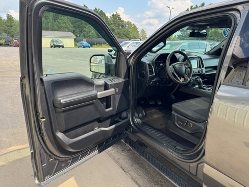 Used 2016 Ford F150 XLT w/ Equipment Group 302A Luxury image 9
